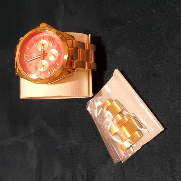 Fossil Watch - Picture 3 of 6